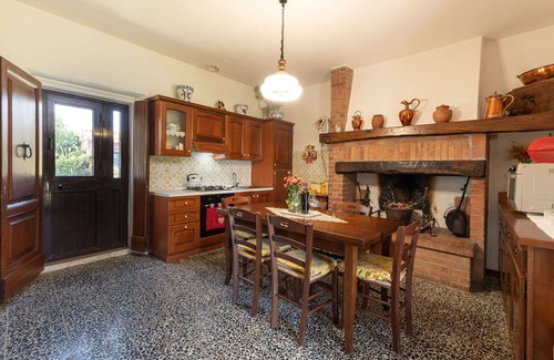 Scansano House | Beautiful private villa with hot tub, WIFI, TV, terrace, pets allowed and panoramic view