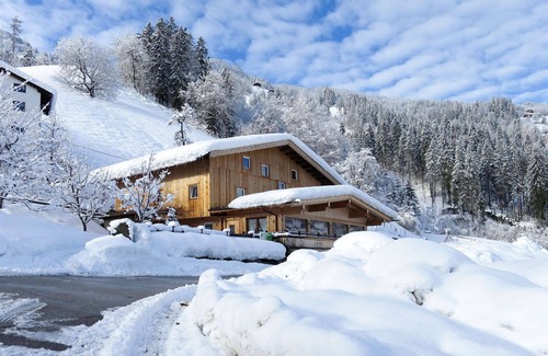 Hippach House | Beautiful private villa for 20 people with WIFI, TV and terrace