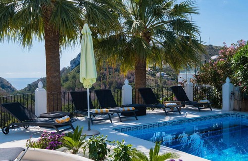 Arnella Villa | Beautiful private villa for 10 guests with A/C, WIFI, private pool, TV, patio and parking