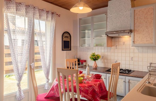 Mimizan House | Beautiful private villa for 4 guests with WIFI, TV, terrace and pets allowed