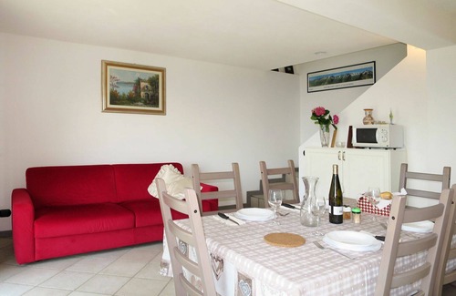 Corrido House | Beautiful private villa for 4 people with WIFI, TV, patio and parking