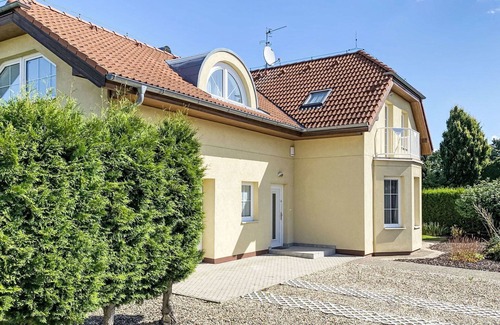 Dolni Chabry Villa | Beautiful private villa for 8 guests with WIFI, TV and terrace