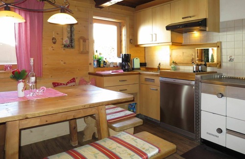 Hippach House | Beautiful private villa for 13 guests with WIFI, TV, terrace and pets allowed