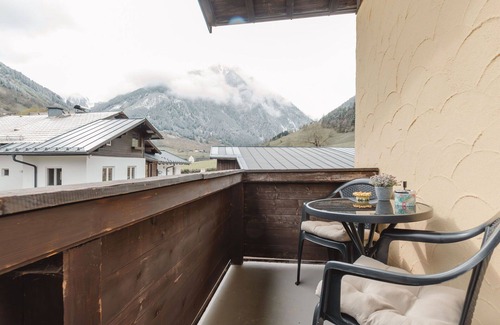 Fusch an der Grossglocknerstrasse House | Beautiful private villa for 22 people with WIFI, TV, terrace, pets allowed and parking