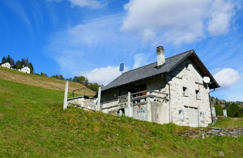 Acquarossa House | Beautiful private villa for 4 people with TV, terrace, pets allowed and panoramic view