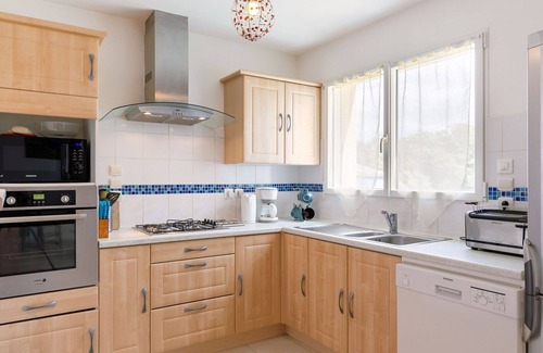 Kerlouan House | Beautiful private villa for 4 people with WIFI, TV, terrace, pets allowed and parking