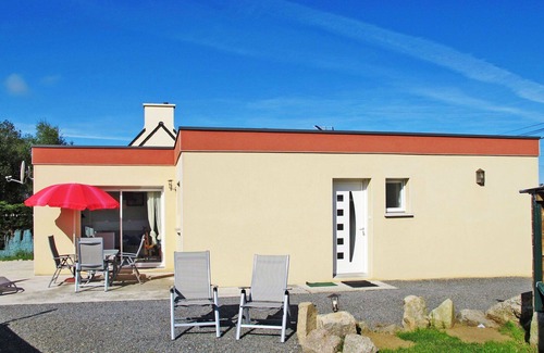 Kerlouan House | Beautiful private villa for 4 people with WIFI, TV, terrace, pets allowed and parking