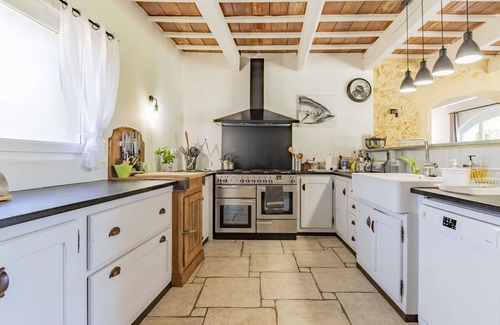 Uchaux House | Beautiful private villa for 8 people with private pool, WIFI, A/C, TV and terrace