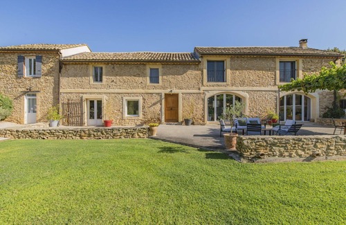 Uchaux House | Beautiful private villa for 8 people with private pool, WIFI, A/C, TV and terrace