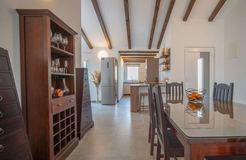 Cunski House | Beautiful private villa for 12 people with hot tub, A/C, WIFI, TV and patio