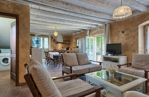 Gajana Villa | Beautiful private villa with WIFI, private pool, TV, terrace, pets allowed and panoramic view