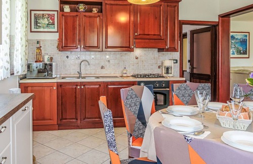 Pican House | Beautiful private villa for 10 people with WIFI, private pool, A/C, TV, terrace and pets allowed