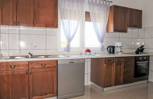 Pican House | Beautiful private villa for 6 people with WIFI, private pool, A/C, TV and terrace