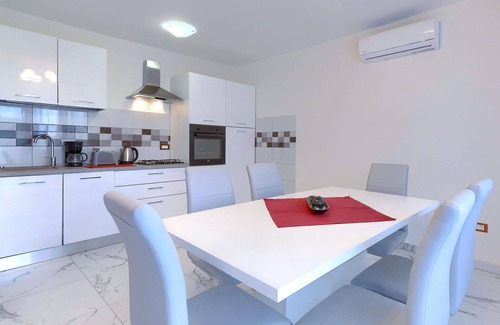 Rezanci House | Beautiful private villa for 8 guests with A/C, private pool, WIFI, TV and terrace
