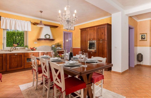 Sumber House | Beautiful private villa for 6 guests with WIFI, private pool, A/C, TV and terrace