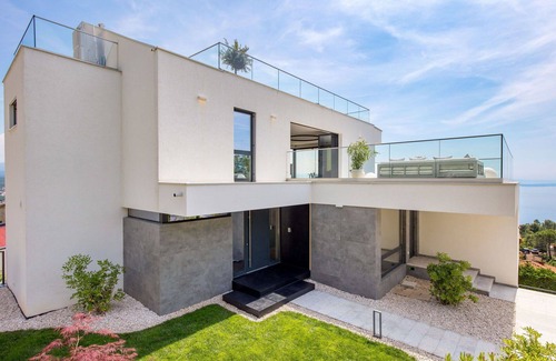 Bregi Villa | Beautiful private villa for 10 people with private pool, A/C, WIFI, TV, terrace and pets allowed