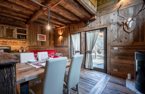 Introd House | Beautiful private villa for 5 people with WIFI and TV
