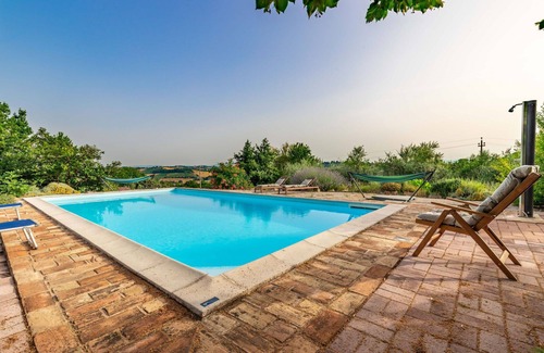 Bettolelle Villa | Beautiful private villa for 12 guests with WIFI, private pool, TV and panoramic view