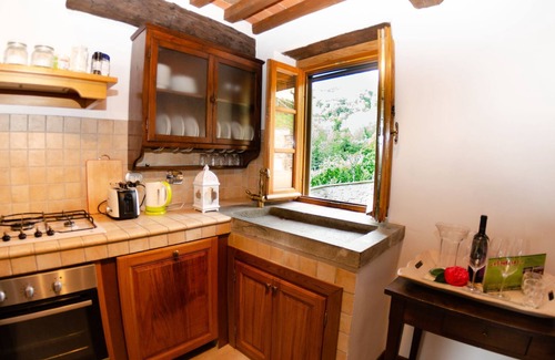 Nozanno Villa | Beautiful private villa with private pool, A/C, internet, TV, terrace, pets allowed, close to Lucca