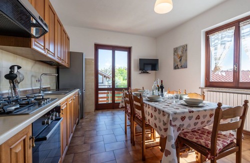 Pella House | Beautiful private villa for 6 guests with WIFI, TV, patio and pets allowed