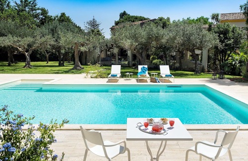 Salemi Villa | Beautiful private villa for 10 guests with A/C, private pool, WIFI, TV and patio