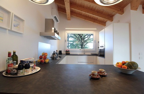 Teolo Villa | Beautiful private villa for 8 guests with hot tub, A/C, WIFI, private pool and patio, close to P.