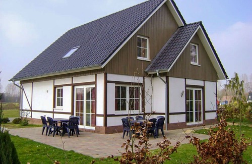 Susteren House | Beautiful private villa for 14 guests with pool, WIFI, TV and terrace