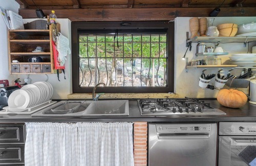 Nepi House | Beautiful private villa with A/C, private pool, WIFI, TV, patio, pets allowed and panoramic view