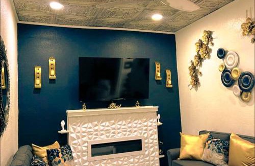 Olde Huntersville Apartment | Beautiful Queen Luxury Suite Near Downtown Norfolk