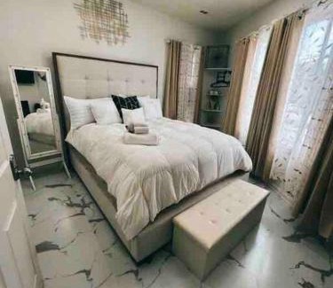 Olde Huntersville Apartment | Beautiful Queen Luxury Suite Near Downtown Norfolk