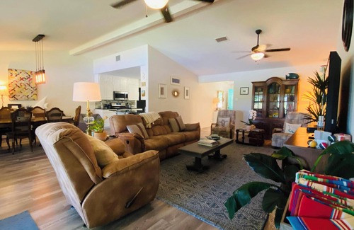 Kingsland House | Beautiful Quiet Getaway on Llano River w/Lake LBJ Access