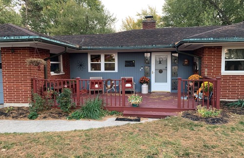 Winamac House | Beautiful ranch with walk out basement on the Tippecanoe river.