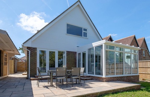 Freshwater House | Beautiful, recently modernised 4 bedroom West Isle of Wight Home near beaches
