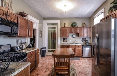 Hot Springs House | Beautiful Remodel Victorian home located in the heart of down town