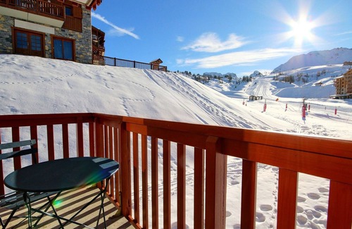 Plagne Soleil Apartment | Beautiful renovated apartment at the foot of the slopes, 6 pers, balcony, 3 Paradiski crystals