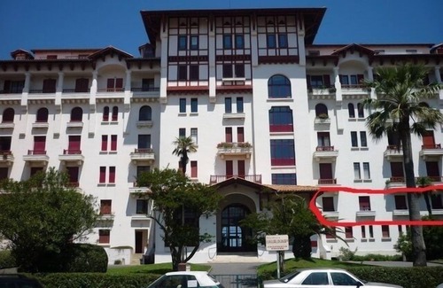 Hendaye Apartment | Beautiful renovated apartment of 93 m2 on the beach in historic residence