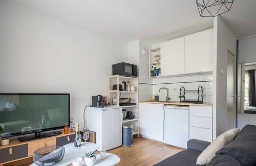 Antigone Apartment | Beautiful renovated apartment with a balcony