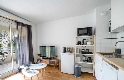 Antigone Apartment | Beautiful renovated apartment with a balcony