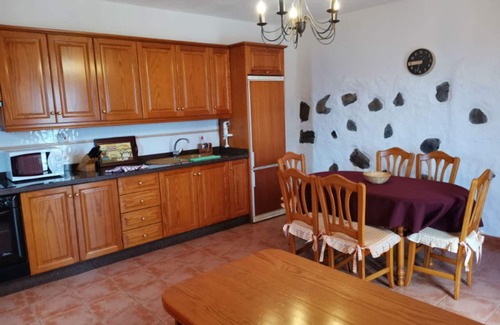 Isora Cottage | Beautiful rural house in the town of Los Llanillos with divine views
