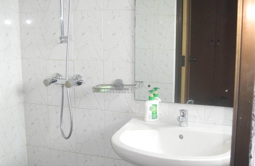 Kollupitiya Apartment | Beautiful Rustic One Bed Flat