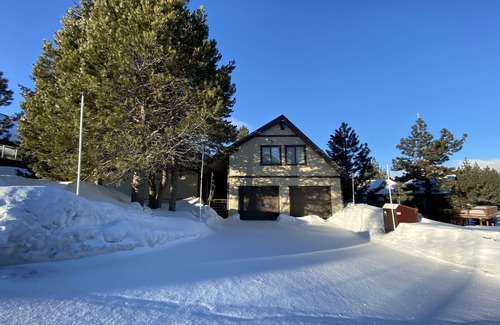 Truckee House | Beautiful, Rustic Ski Home. Great Mountain Retreat!