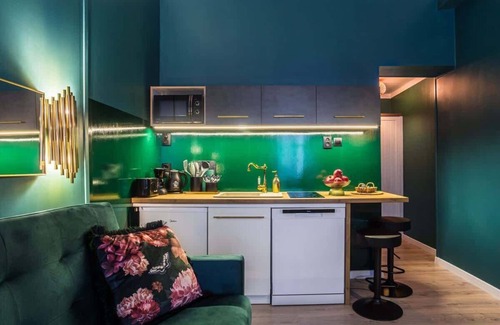 Katowice Apartment | Beautiful Słowacki studio | near railway station