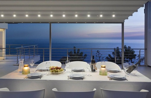 Fertilia Villa | Beautiful Sapphire Serenity Serene Pool Sanctuary