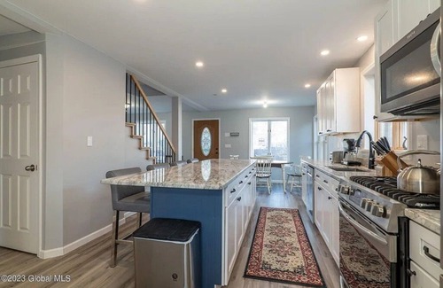 Saratoga Springs House | Beautiful Saratoga Lake home with pool
