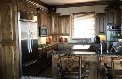 Granbury House | Beautiful Scenic Lakehouse on Lake Granbury