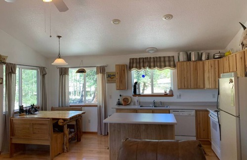 Indian Mountain Cabin | Beautiful & Secluded Rocky Mountain Hideaway
