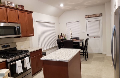Lincoln Park House | Beautiful Smart Home in Quiet Neighborhood