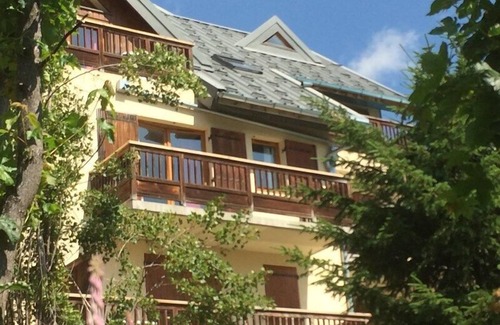 Saint-Sorlin-d'Arves Apartment | Beautiful south facing apartment, 50 m from the slopes, for 6 people