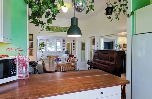 South Fremantle House | Beautiful South Fremantle home built in 1937 has a calm, peaceful ambience.