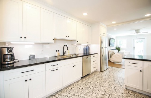 Saint Simons Island Cottage | Beautiful spacious home and pool, wi-fi, pool